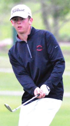 Clinton fights stout wind at Guthrie
