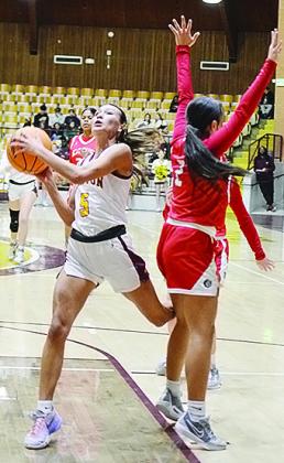 Clinton hoops struggles against Cache