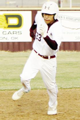 Senior quickly bonds with new teammates