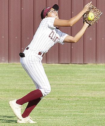Lady Reds softball falls to Kingfisher