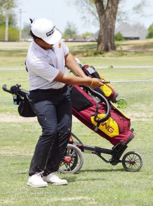 Golf team ends season with optimism