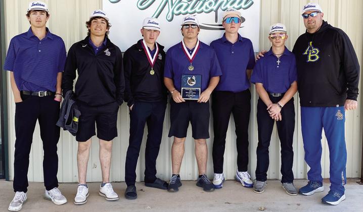 Indians golf ends season at regional