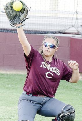 Annsley Lovelace catches the ball during warm-ups prior to Clinton Middle School’s softball scrimmage against Hydro at home. CDN |Sam Goodwyn