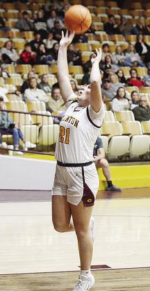 Lady Reds’ No. 21 Rhylee Rodebush lays the ball up during Clinton’s girls’ basketball game against Elk City. CDN | Sam Goodwyn