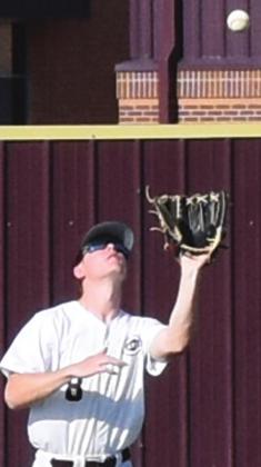 Reds summer baseball defeats Apache, 8-1