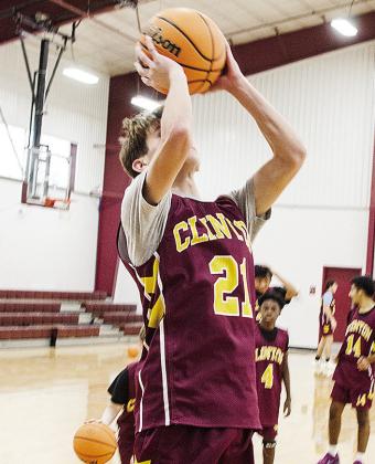Snider Dowdell goes up for the layup during practice in the practice gym. CDN |Sam Goodwyn