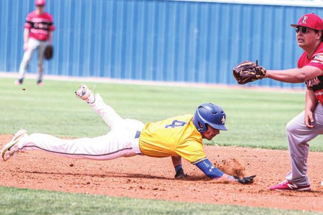 No. 11 Indians cruise on day one of district tournament
