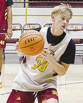 No. 30 Axl Deatherage cuts up the lane after catching the ball during practice. CDN | Sam Goodwyn
