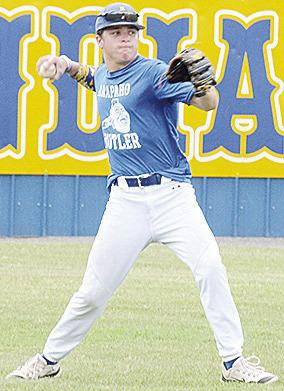 A-B’s Traber Cudd throws the ball in during the Indians’ game against Elk City. CDN | Sam Goodwyn