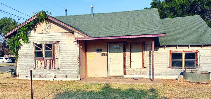 An exterior view of the property at 500 N. 16th St. The home has not had running water since 2009. CDN | Courtesy photo