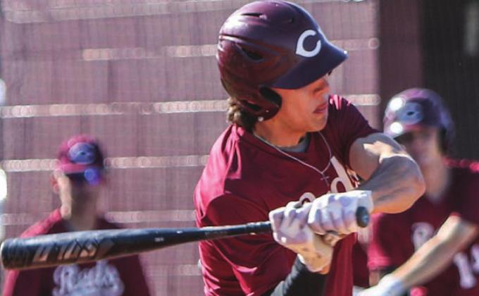 Reds score 16 runs in sweep of Eagles