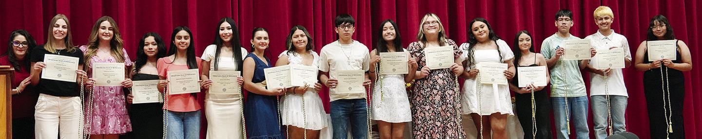 These are the seniors that were awarded the Oklahoma and Global Seal of Biliteracy. Pictured from left are Veronica Aguiñaga, Vittoria Perozzi, Vanessa Schmitz, Zayra Torres, Keyla Escalante, Danna Mendieta, Idalia Pelayo, Jocelyn Lopez, Aaron Martinez, Gabriela Hernandez, Marlen Nava, Vallery DeSantiago, Sheyla Morales, Cristhian Aguilar, Antonio Dominguez, and Ashley Vinaja. CDN | Courtesy photo