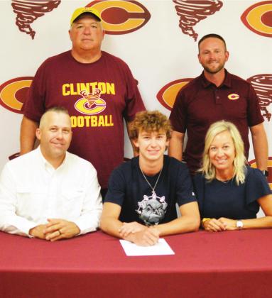 Newcomb officially a ‘Dawg’
