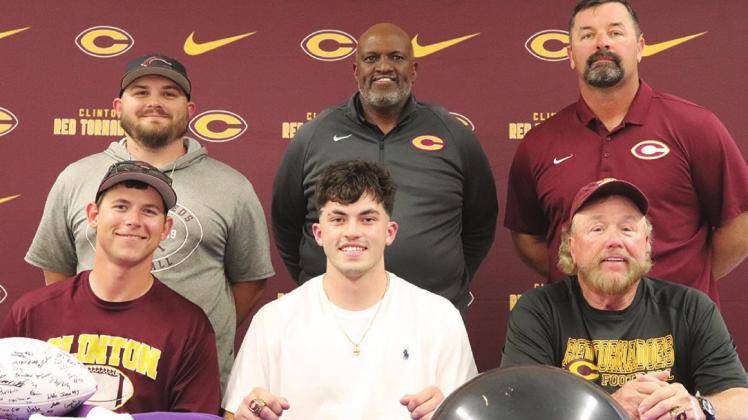 Foster signs with Moundbuilders