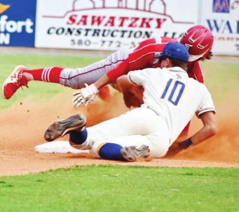 Arapaho-Butler splits at Hydro-Eakly tourney
