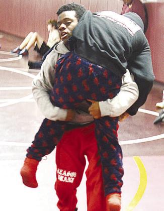 Marquis Martin attempts a takedown of Matthew Bermea during practice. CDN | Sam Goodwyn