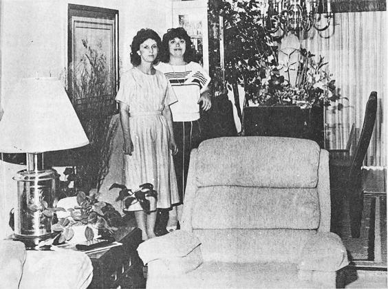 40 YEARS AGO Four homes were featured in the 1985 Clinton Junior Service League Home Tour. Pictured from left, were Kim Catlett and Susan Hayes looking at the dining and living rooms of the Dewayne Jones home at 2729 Owen Dr. in Country Meadows, south of