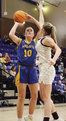 Making the tough shot at Arapaho-Butler