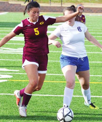 Thompson plays team-first role for Lady Reds