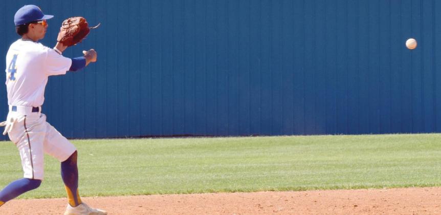 Clinton defeats Arapaho-Butler 7-5