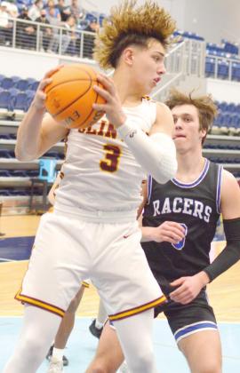 Reds roll, advance at area