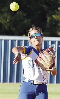 Arapaho-Butler sweeps district tourneys