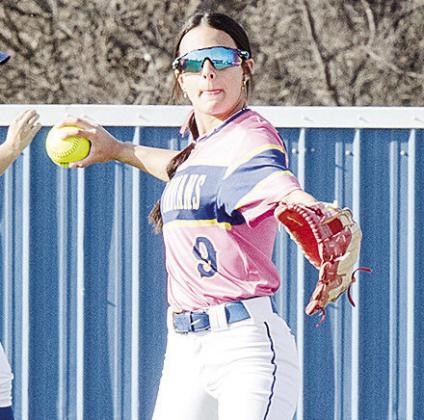 Arapaho-Butler’s Madi Lockhart throws the ball back to the pitcher during the Lady Indians’ win over Seiling. CDN | Sam Goodwyn