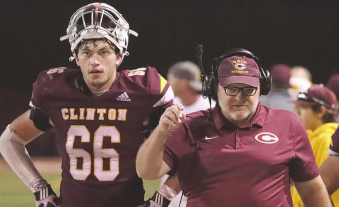 Reds prepare for final district clash