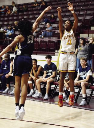 Senior stresses team unity for Red Tornadoes
