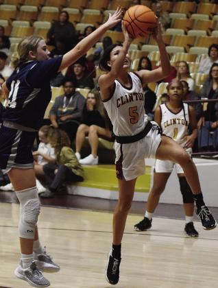 Lady Reds basketball prepares for new season