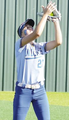 Arapaho-Butler’s Acelyn Cisneros catches the ball with the sun in her eyes during the Class 3A Slow Pitch Softball State Championship against Caddo Monday in Shawnee. CDN | Sam Goodwyn