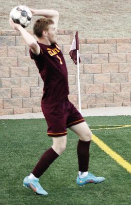 Senior O’Neal serves as big presence on CHS defense