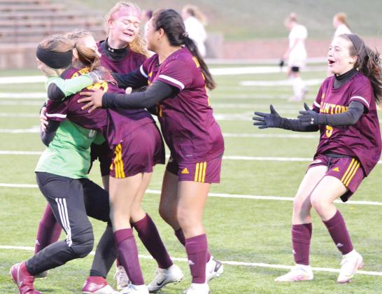 Lady Reds beat Cache in thriller