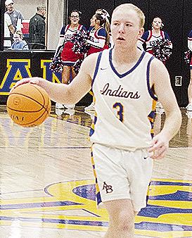 No. 3 Jiles Southall looks for an open teammate during A-B’s home game against Burns Flat-Dill City. CDN | Sam Goodwyn
