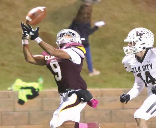 Red Tornadoes host Pirates Friday