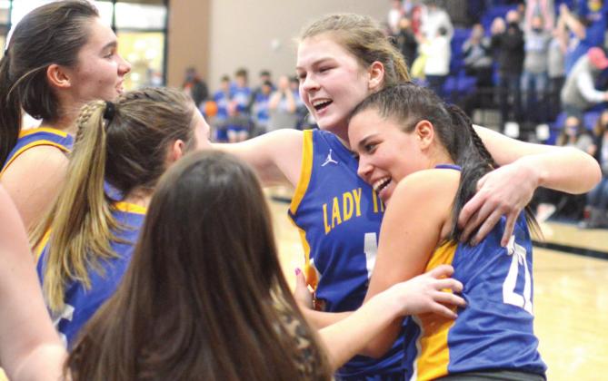 Edelen’s buzzer beater wins title