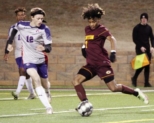CHS soccer splits pair with Knights