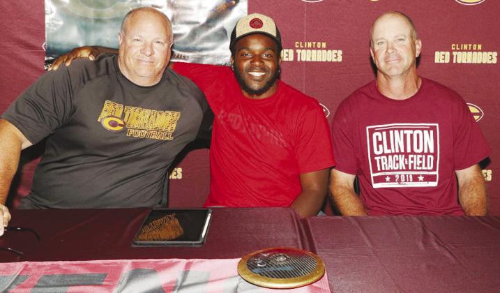 Crane signs to throw in college next year