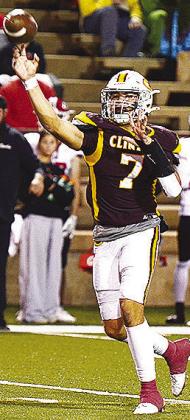 Sophomore quarterback Easten Powell lets the ball fly toward his receiver during Clinton’s game against Elgin in the Tornado Bowl. CDN | Micah Ashcraft