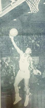 ‘Men of integrity’ to be recognized for ’64 hoops title