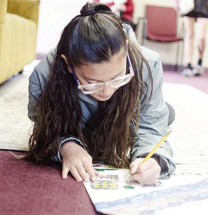 Students show Clinton spirit designing bags for Route 66 Museum