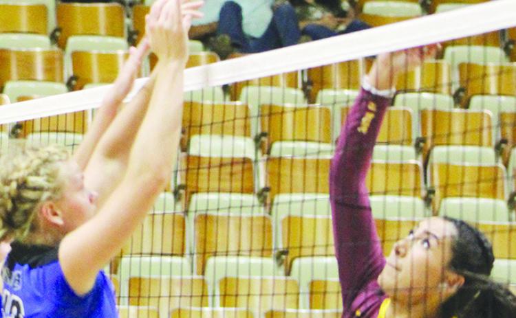 Corn Bible defeats Clinton in five sets