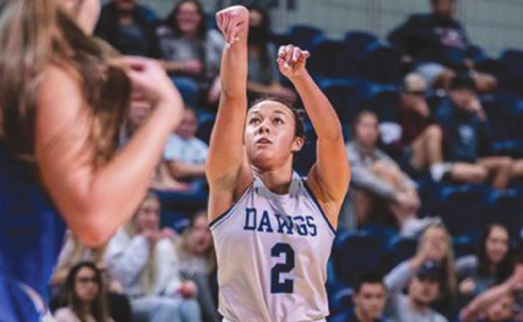 Lady Dawgs go 1-1 on Arkansas trip