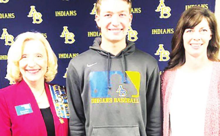 County students earn DAR awards
