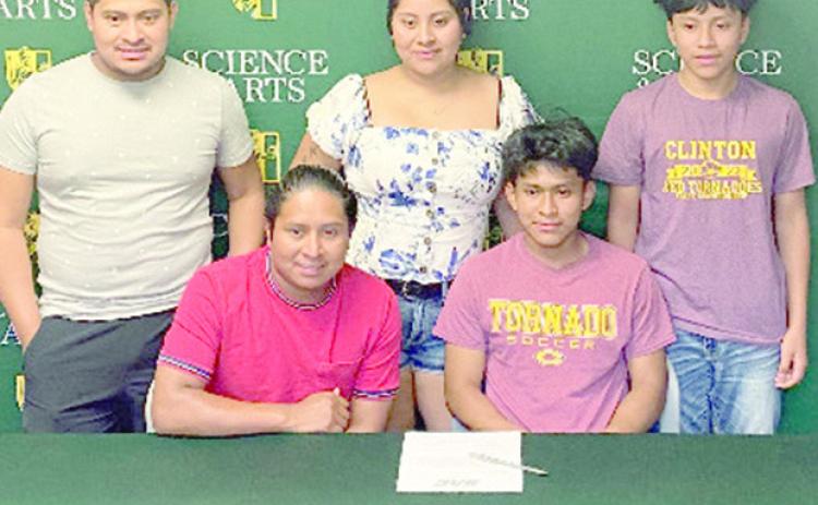 Perez signs with USAO