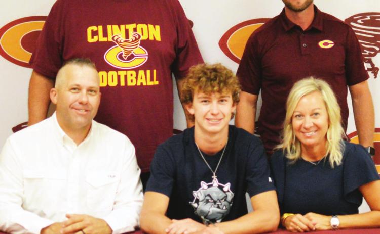 Newcomb officially a ‘Dawg’