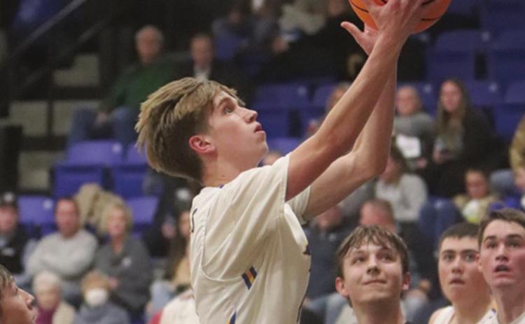Fifth-ranked Indians rout Merritt, 62-43