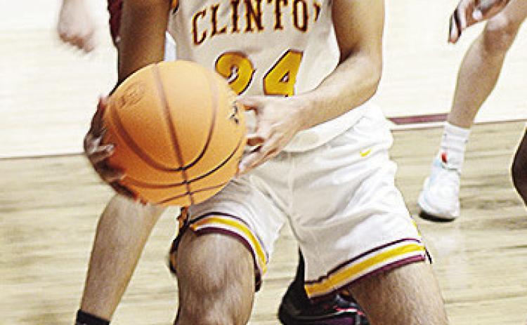 No. 24 Kyler Ringo-Kabunda looks for an open teammate during Clinton’s home edition of the “Custer County Conflict.” CDN | Sam Goodwyn