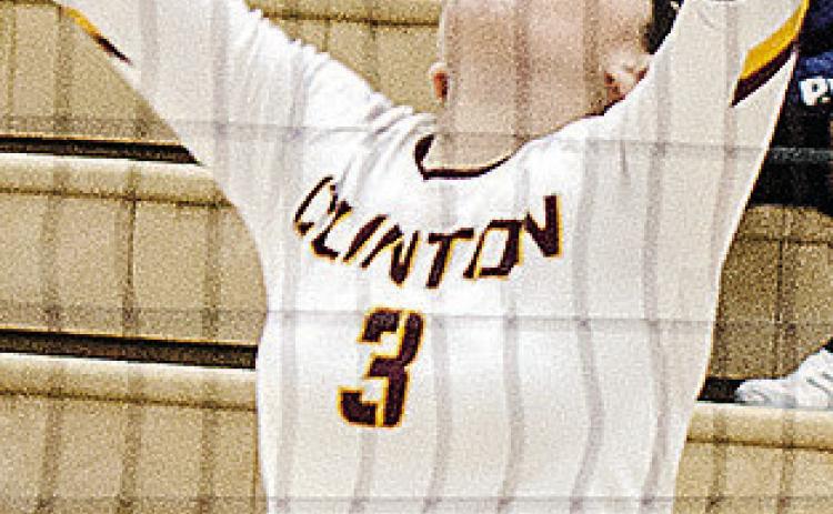 No. 3 Aliyah Lopez sets the ball during Clinton’s game at Weatherford. CDN | Sam Goodwyn