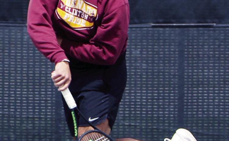 Senior encourages more people to give tennis a try